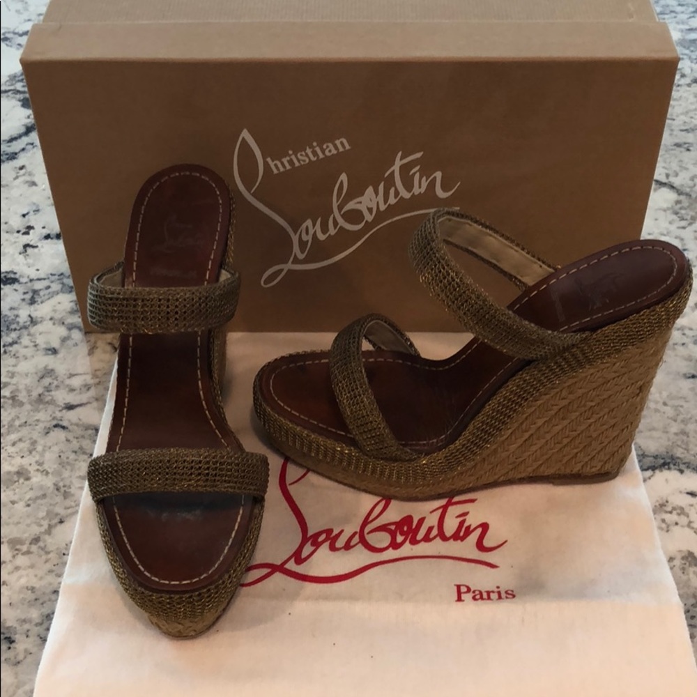 Christian Louboutin gold chain wedges!